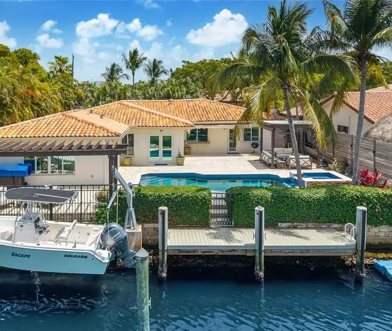2085 Ixora Rd, North Miami, FL 33181